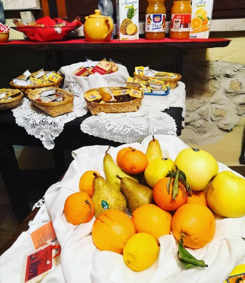 La Rupe Bed And Breakfast Norma Ngoại thất bức ảnh
