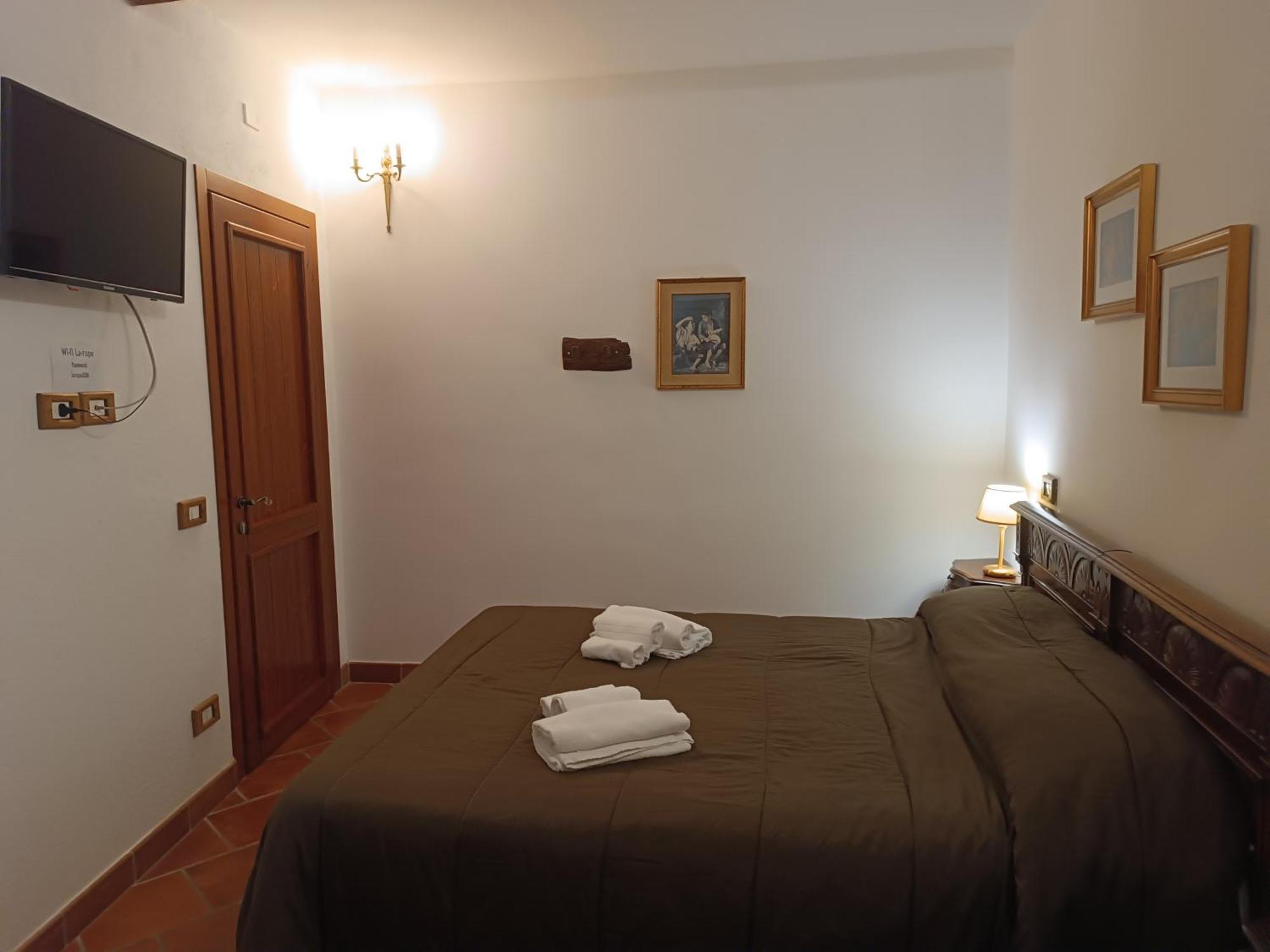 La Rupe Bed And Breakfast Norma Phòng bức ảnh