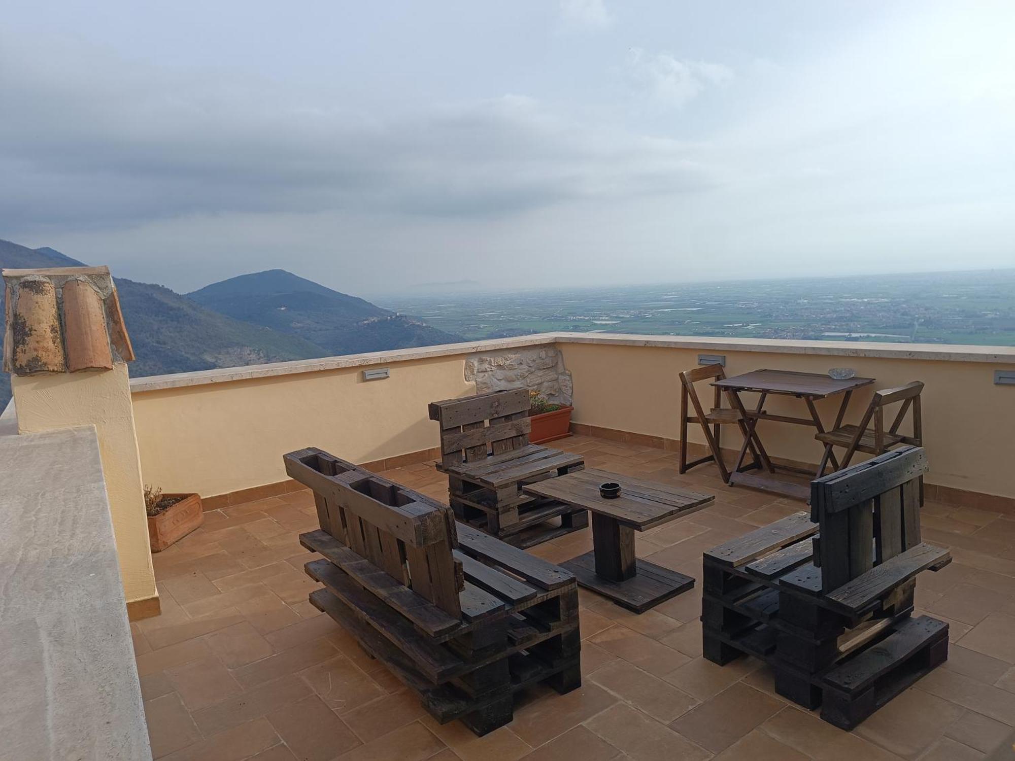 La Rupe Bed And Breakfast Norma Phòng bức ảnh